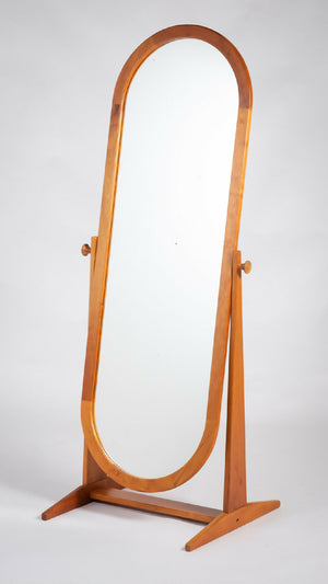 Pedersen & Hansen – Gulvspejl i bøg med vippefunktion, dansk design