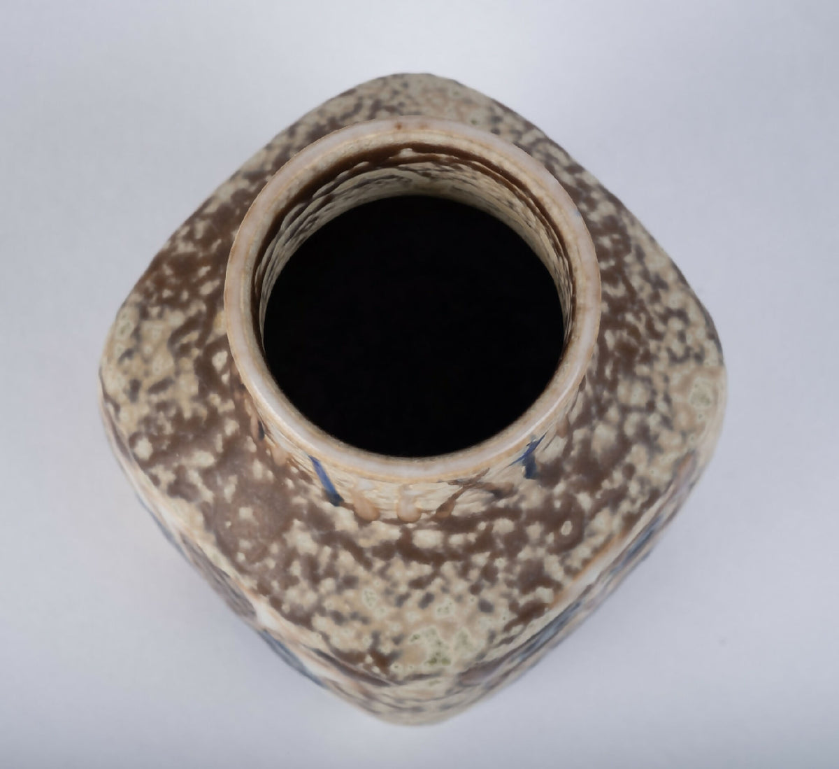 Niels Thorsson – Model Baca 720/3361 vase i fajance, produceret af Aluminia/Royal Copenhagen