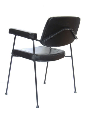 Pierre Paulin – CM197 Moulin armstol, produceret af Thonet