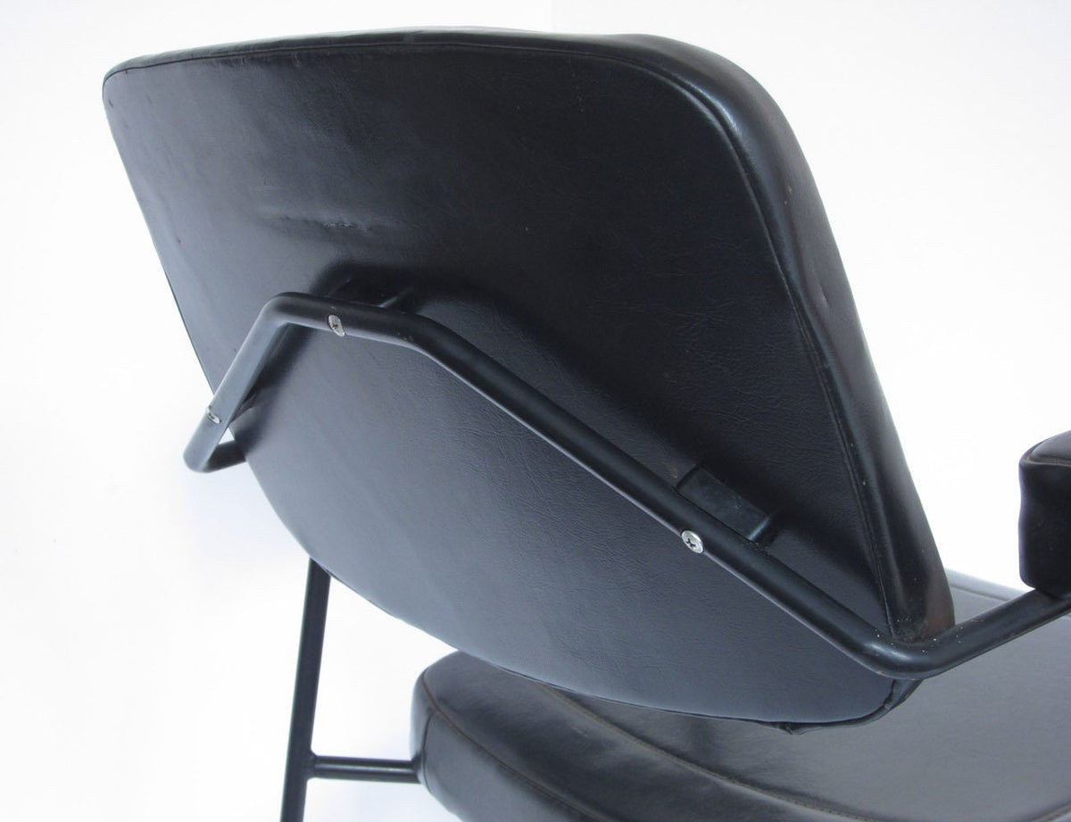 Pierre Paulin – CM197 Moulin armstol, produceret af Thonet