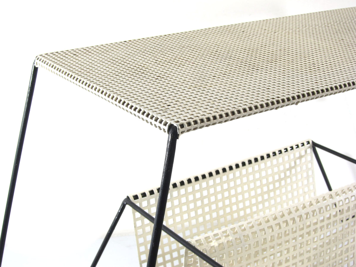 Sofabord med magasinholder i sort og hvid, Mathieu Mategot-stil