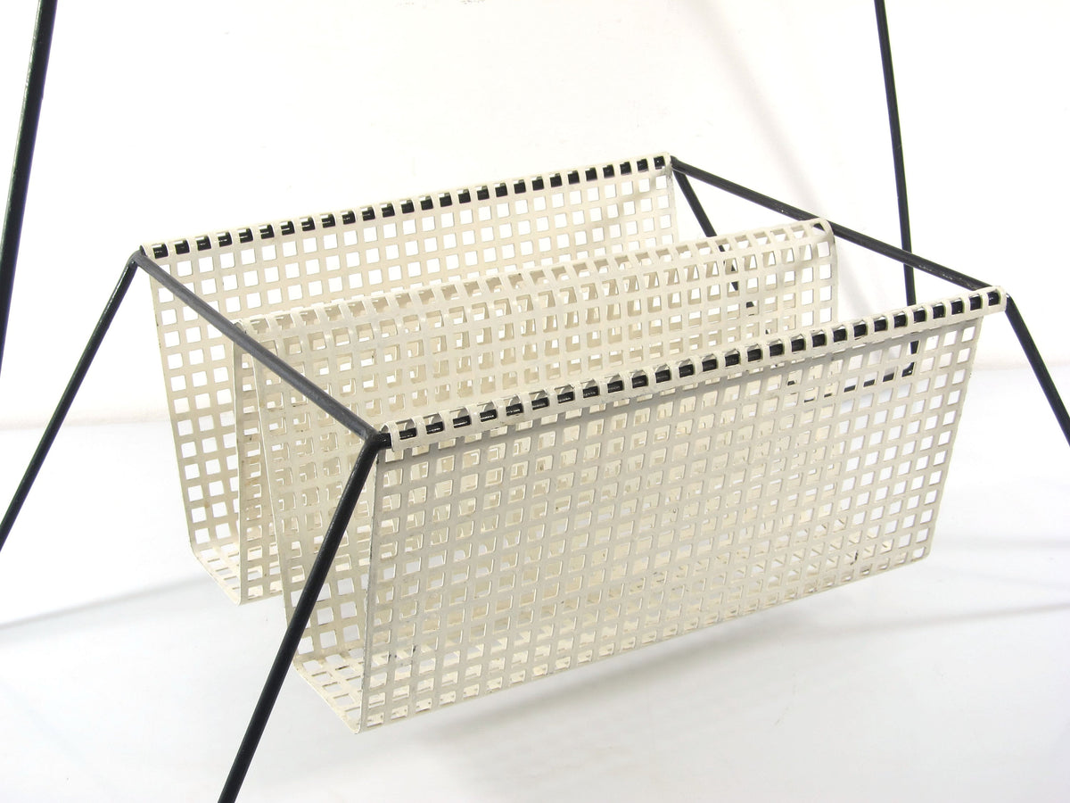 Sofabord med magasinholder i sort og hvid, Mathieu Mategot-stil