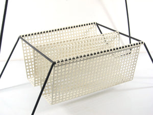 Sofabord med magasinholder i sort og hvid, Mathieu Mategot-stil