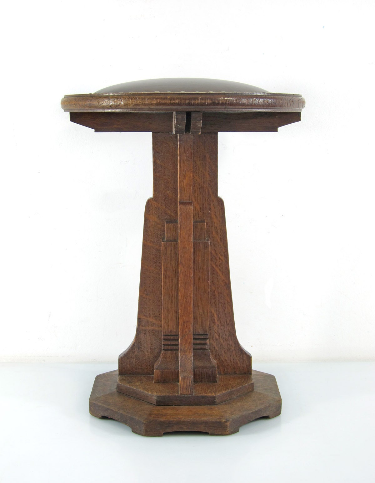 Skammel i eg, europæisk Art Deco, ca. 1900–1930