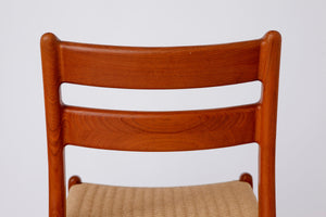 1 af 2 EMC Møbler spisebordsstole i teak med papirgarnssæder, Danmark, 1970’erne