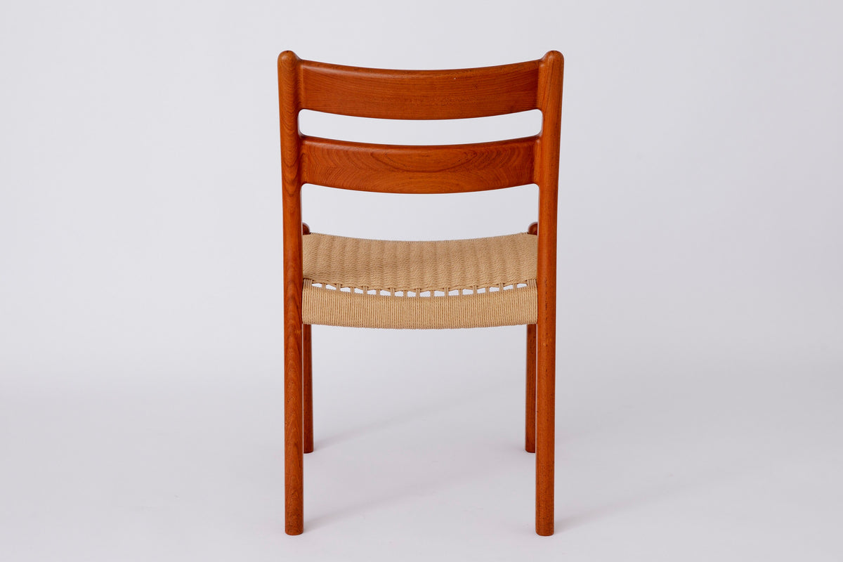 1 af 2 EMC Møbler spisebordsstole i teak med papirgarnssæder, Danmark, 1970’erne