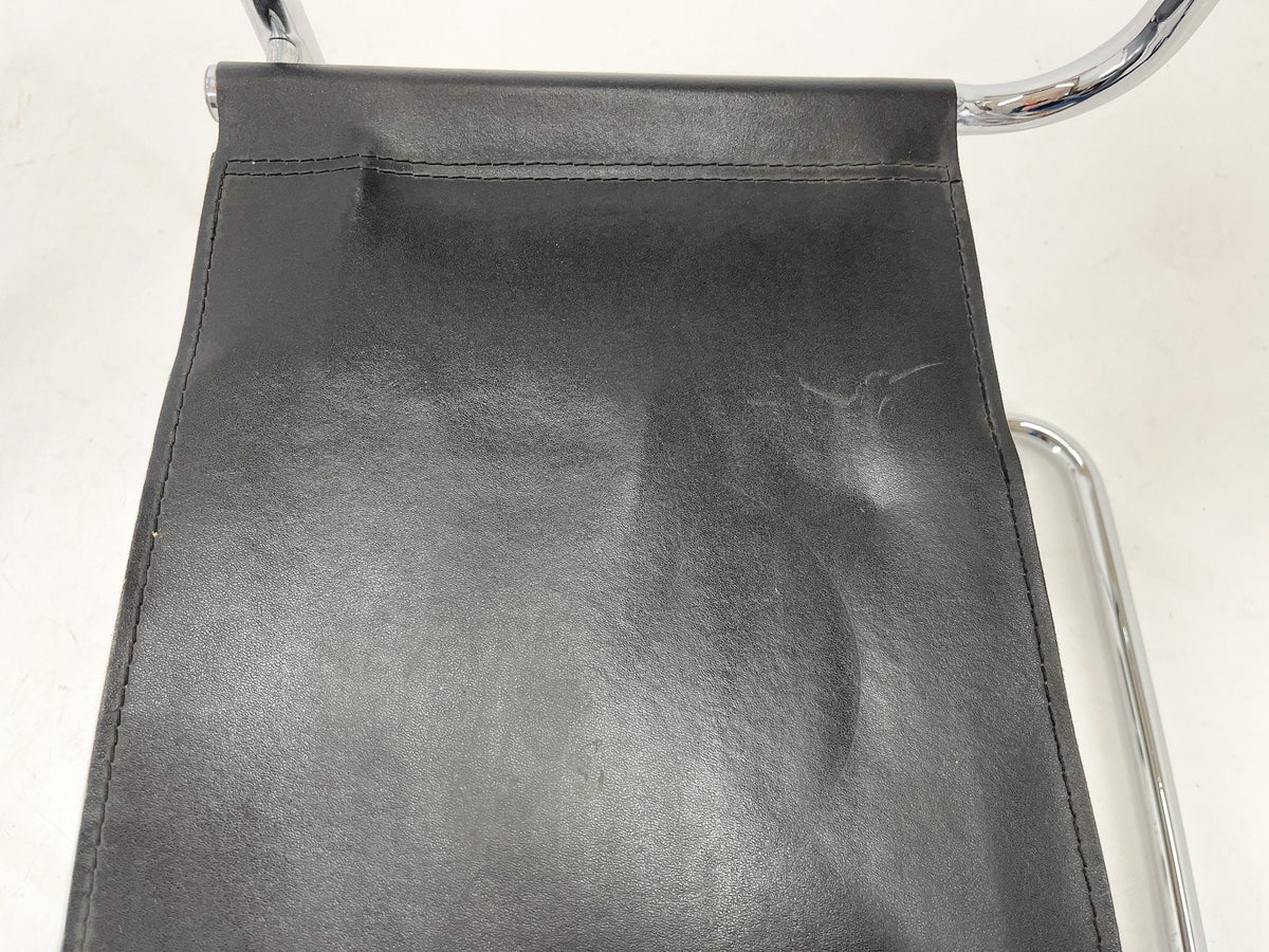 Mart Stam – 2 cantilever-stole i læder og krom, 1970'erne