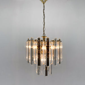 Østrigsk design – Lysekrone i messing, glas og akryl fra 1970’erne