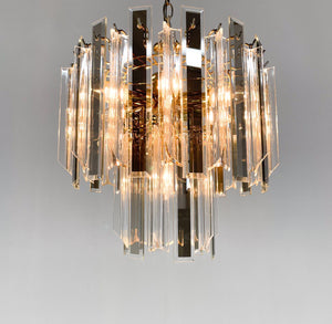 Østrigsk design – Lysekrone i messing, glas og akryl fra 1970’erne