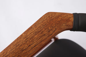 Erik Kirkegaard – Armstol i teak, produceret af Glostrup