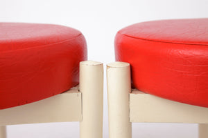 Hugo Frandsen – Fodskammel i lakeret bøg, produceret af Spøttrup