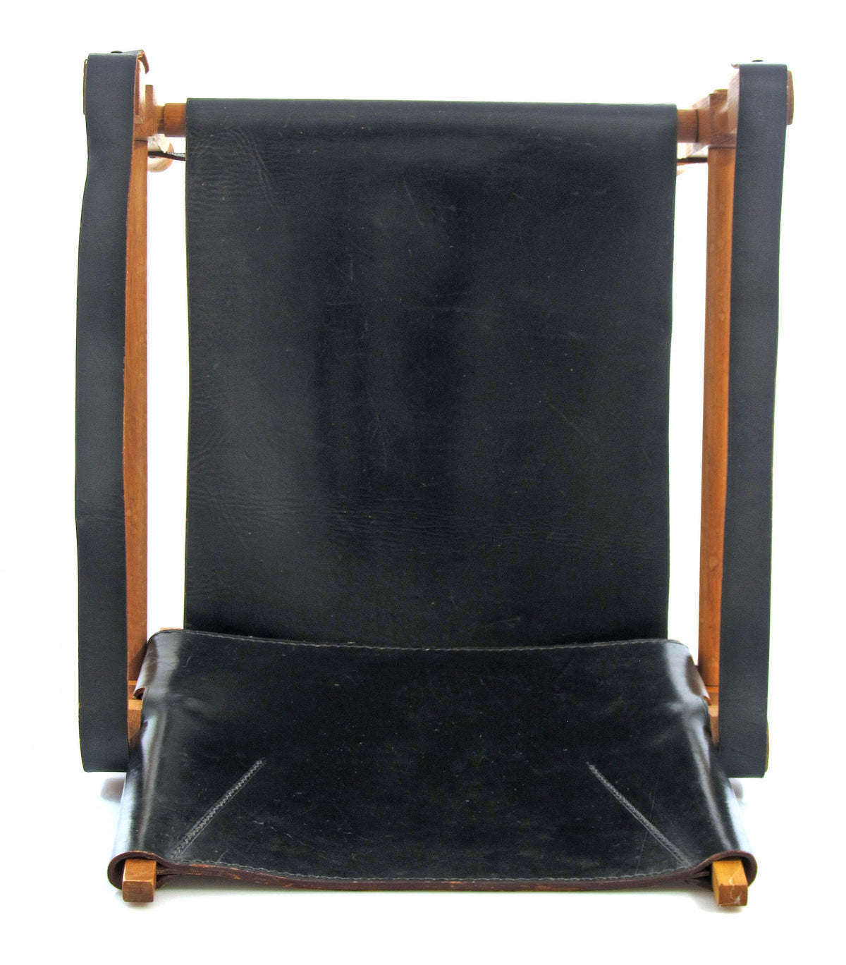 Wilhelm Kienzle – Safari lænestol i eg og sort læder, produceret af Wohnbedarf