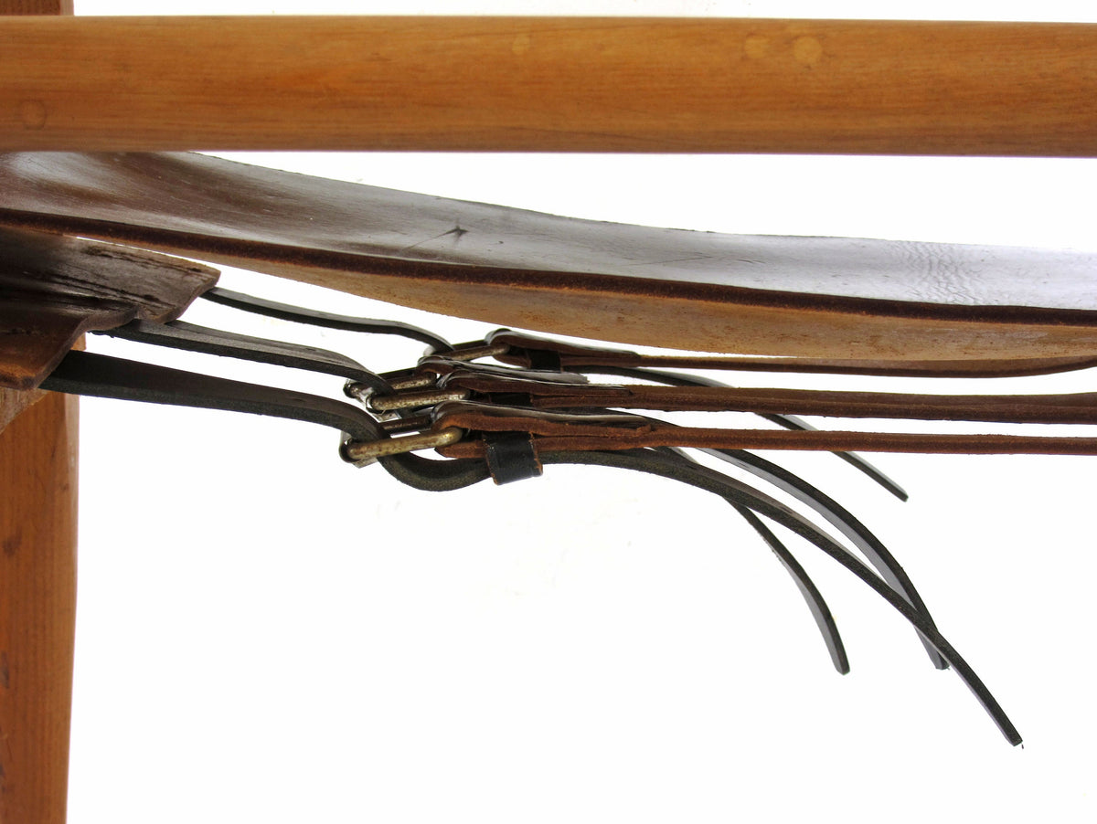 Wilhelm Kienzle – Safari lænestol i eg og sort læder, produceret af Wohnbedarf