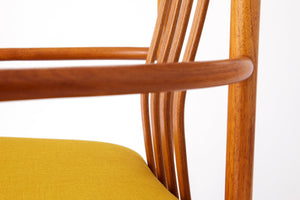 Hans J. Frydendal – Armstol i teak, produceret af Boltinge Stolefabrik