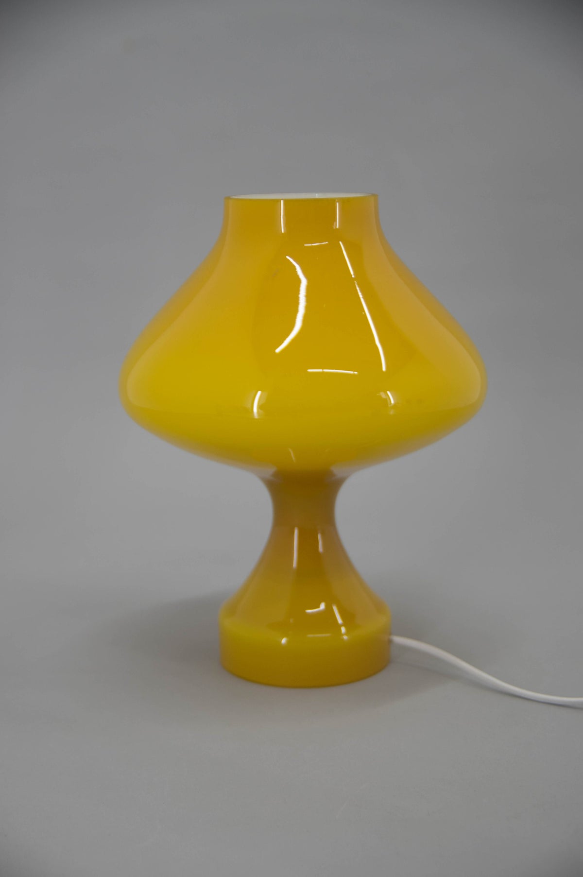 Osvětlovací Sklo – Vintage bordlampe i gul glas, produceret i Tjekkiet, ca. 1970’erne