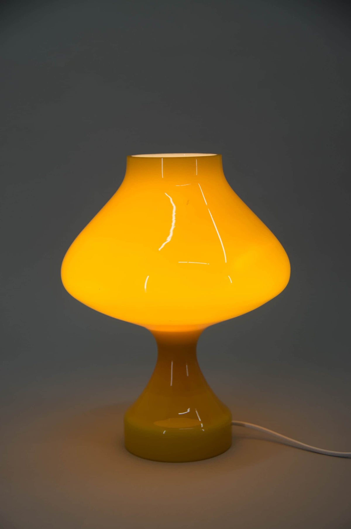 Osvětlovací Sklo – Vintage bordlampe i gul glas, produceret i Tjekkiet, ca. 1970’erne