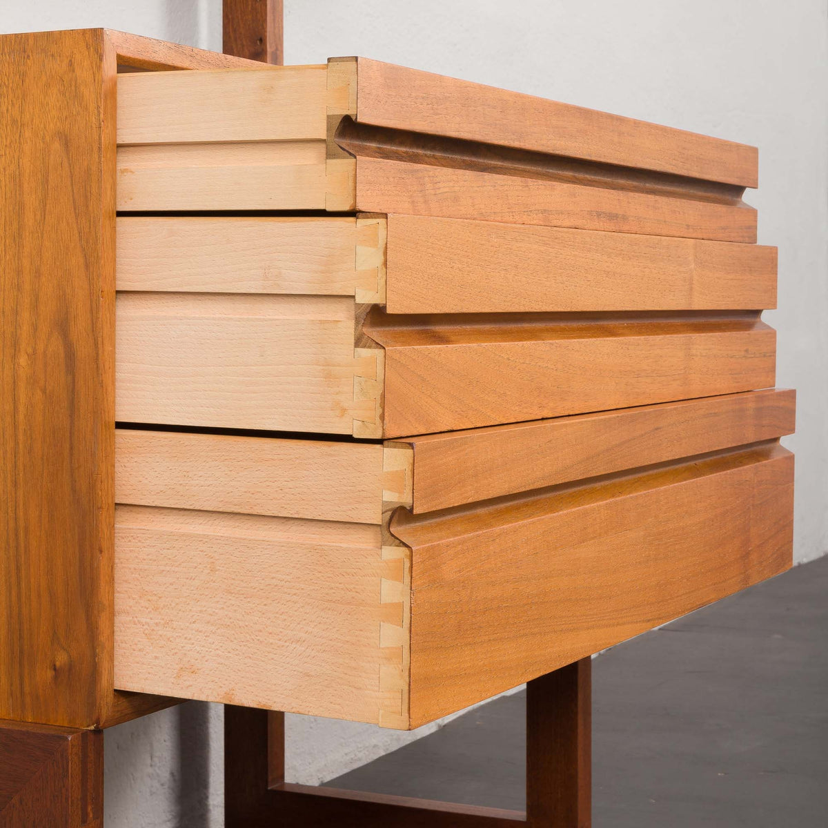 Poul Cadovius – Royal vægsystem i valnød, Designet i 1960&#39;erne