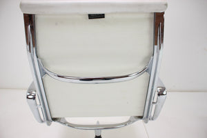 Charles & Ray Eames – Hvid vintage stol for Vitra, EA 107, 1950'erne