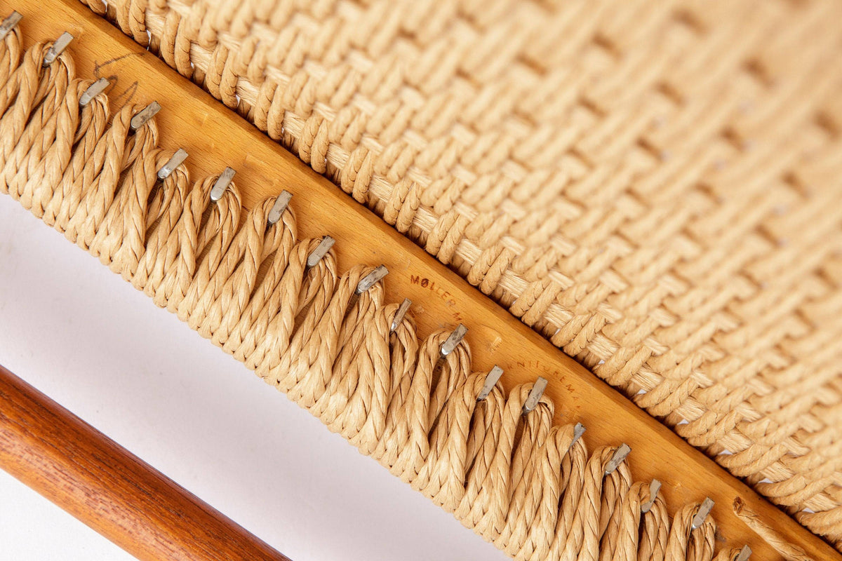 Niels O. Møller – Model 56 armstol i teak, dansk design