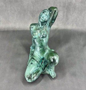 Stor bronze skulptur af nøgen kvinde fra 1930'erne