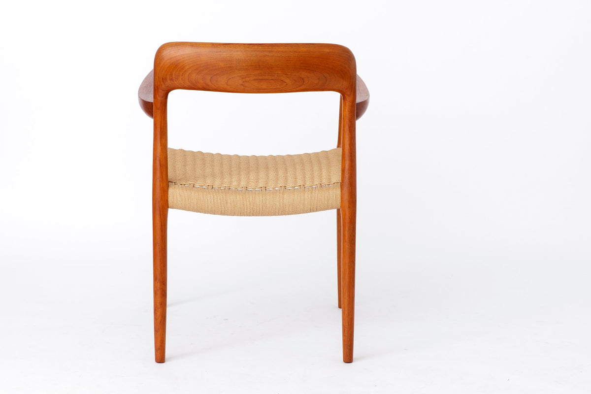 Niels O. Møller – Model 56 armstol i teak, dansk design