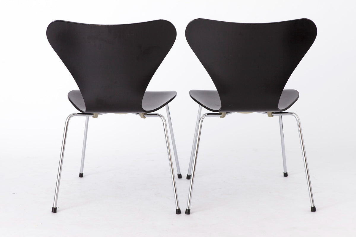 Arne Jacobsen – Sorte model 3107 (Syveren) stole fra 1980&#39;erne