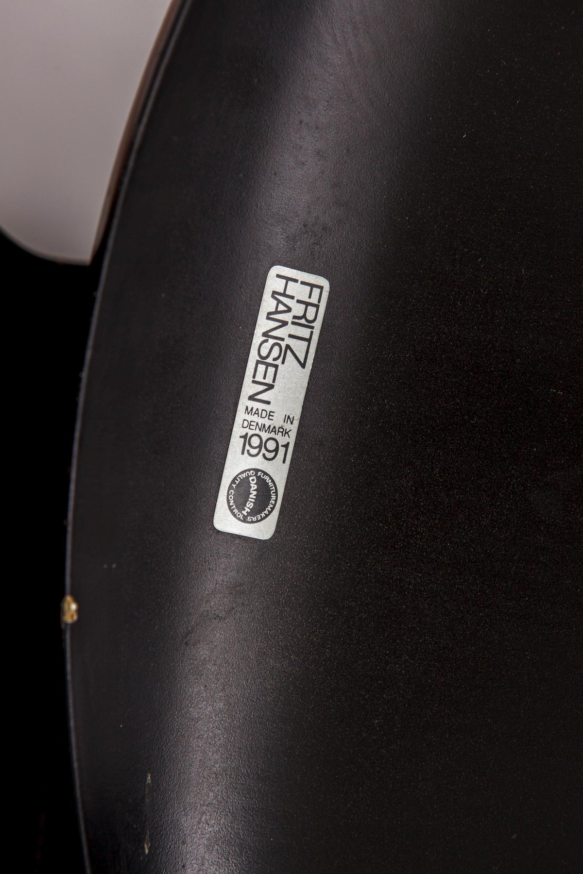 Arne Jacobsen – Sorte model 3107 (Syveren) stole fra 1980&#39;erne