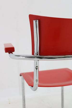 German Bauhaus chair with slender shapes from the 1940s