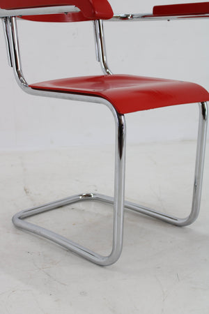 German Bauhaus chair with slender shapes from the 1940s