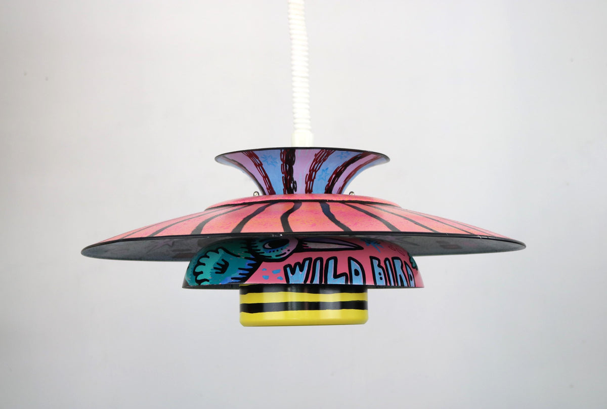 Skandinavisk kunstdesignlampe malet af CAKE (Juan Carlos Chavez-F) – Unika 1/1