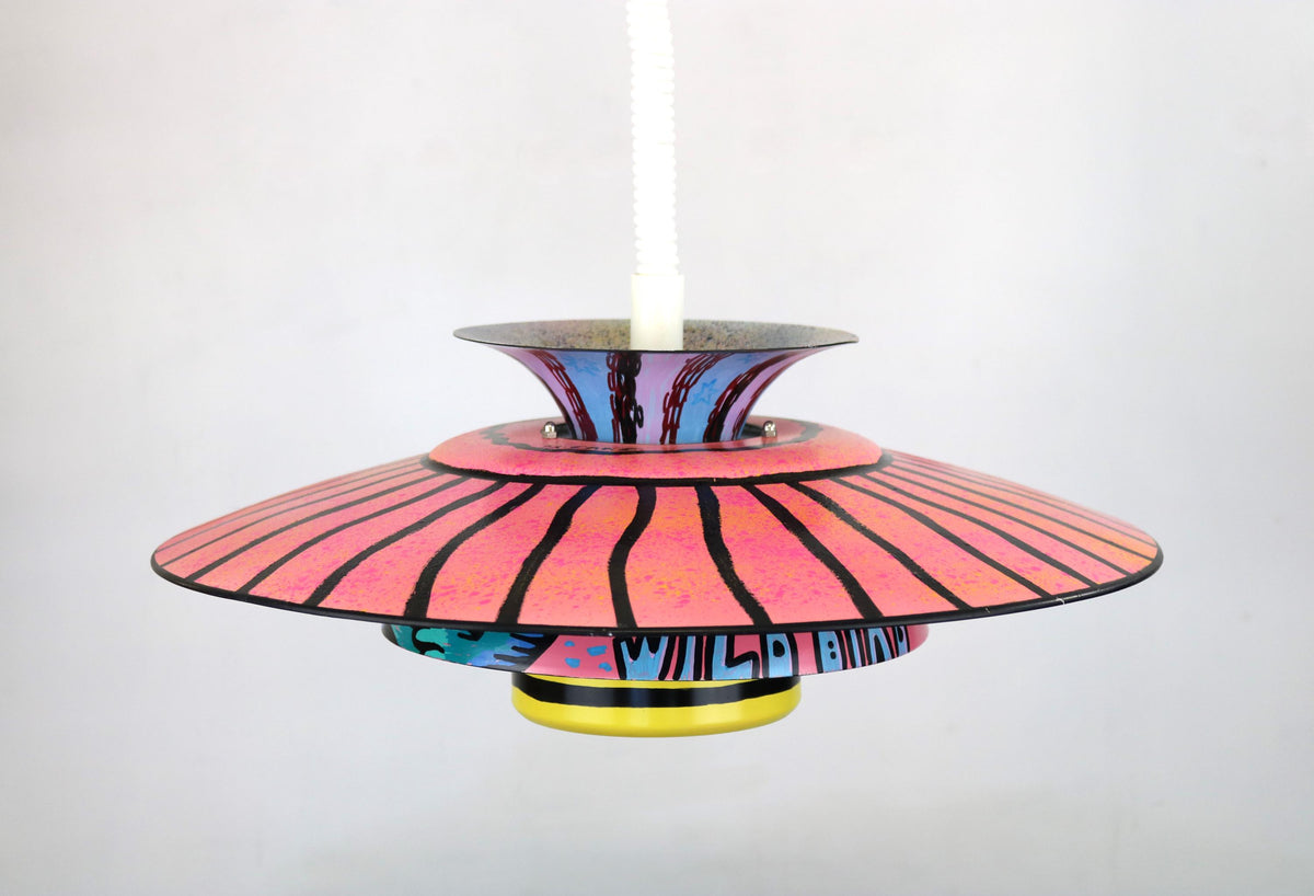 Skandinavisk kunstdesignlampe malet af CAKE (Juan Carlos Chavez-F) – Unika 1/1