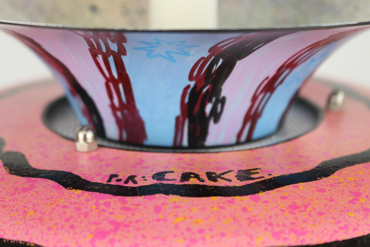 Skandinavisk kunstdesignlampe malet af CAKE (Juan Carlos Chavez-F) – Unika 1/1