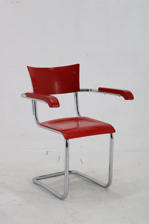 German Bauhaus chair with slender shapes from the 1940s