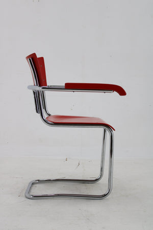 German Bauhaus chair with slender shapes from the 1940s