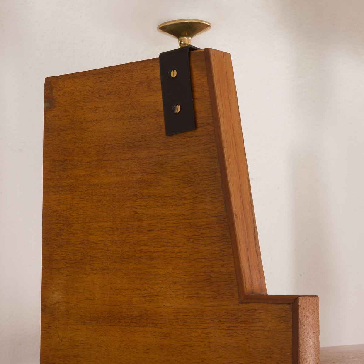 A. Merlo - Italiensk fritstående gulv-til-loft reol fra 1960&#39;erne