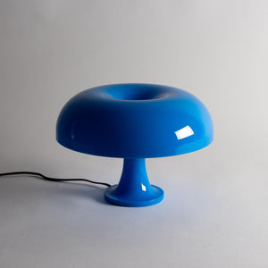 Blå retro lampe – Designet af GLOW UP STUDIO