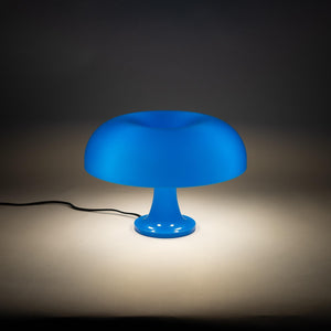 Blå retro lampe – Designet af GLOW UP STUDIO