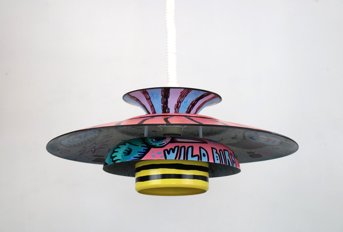 Skandinavisk kunstdesignlampe malet af CAKE (Juan Carlos Chavez-F) – Unika 1/1