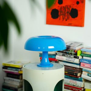 Blå retro lampe – Designet af GLOW UP STUDIO