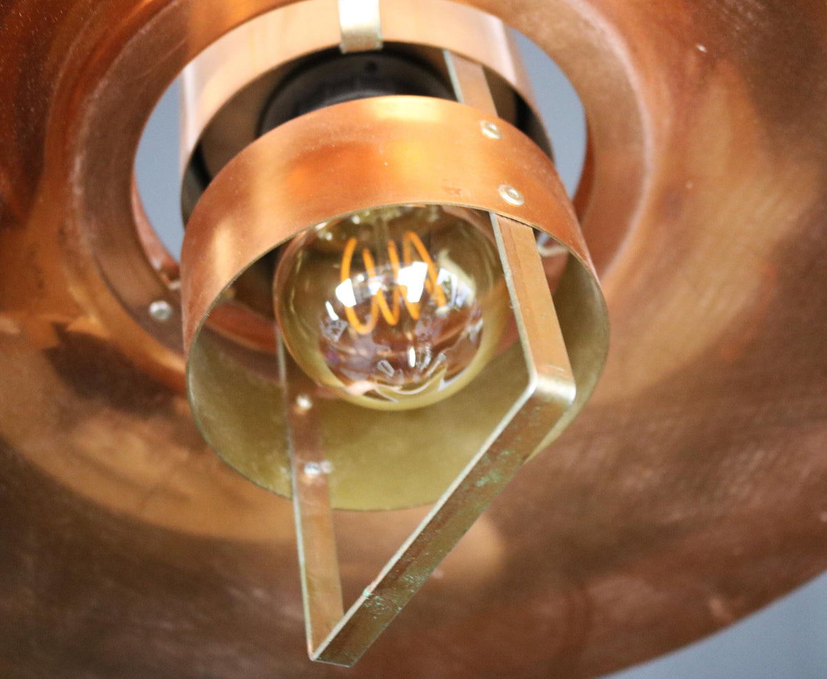 Vitrika – Skandinavisk designerlampe i kobber og sort fra 1960'erne