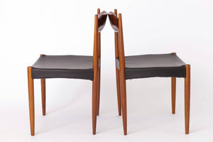 Sæt af 2 spisebordsstole i teak, 1960’erne