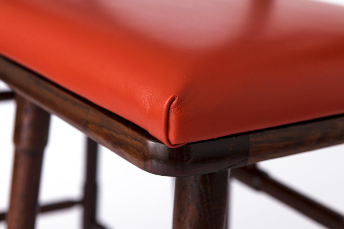 2 barstole i bøg med rødt læder, Tyskland, 1980’erne