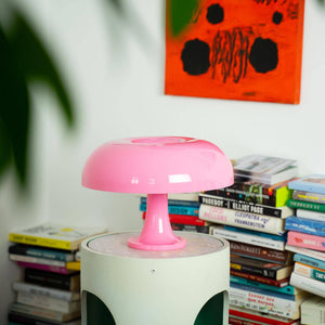 Rosa retro bordlampe – Designet af GLOW UP STUDIO