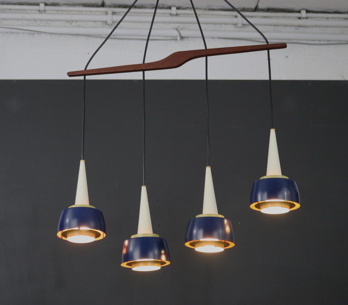 Voss – Sjælden danske pendellamper fra 1950&#39;erne