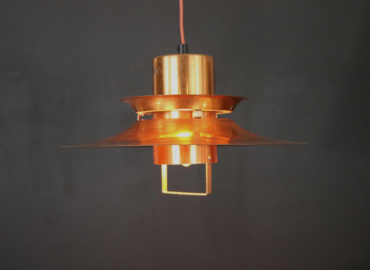 Vitrika – Skandinavisk designerlampe i kobber og sort fra 1960'erne