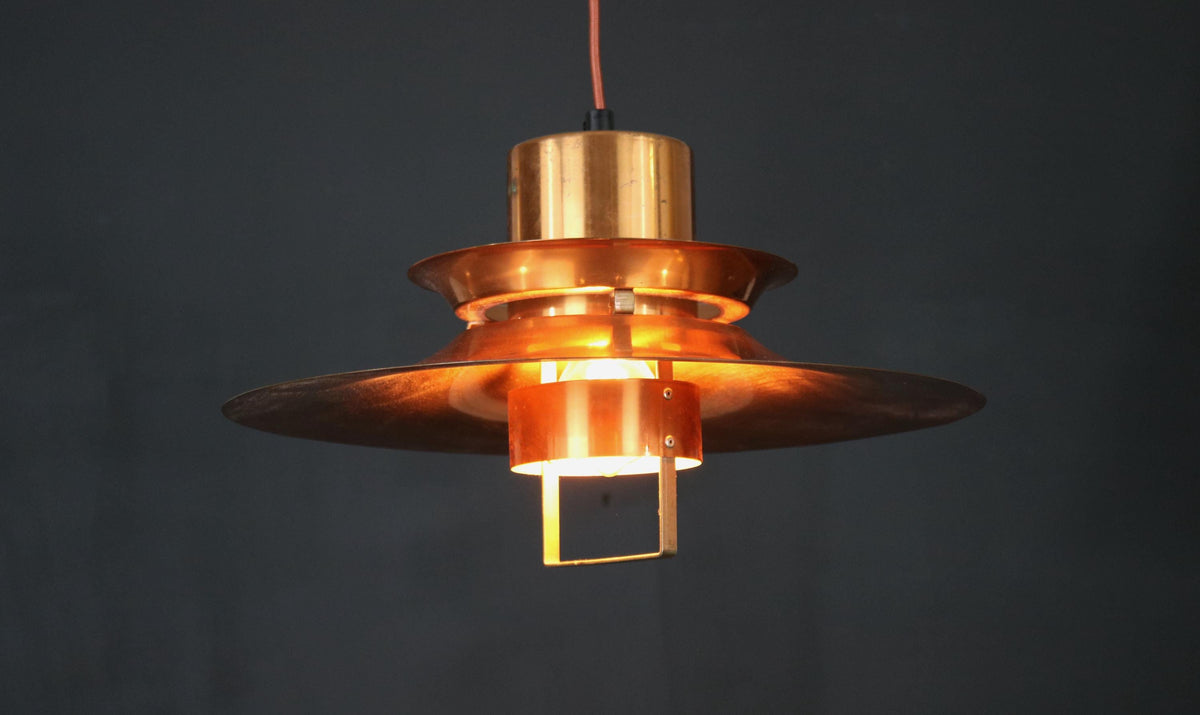 Vitrika – Skandinavisk designerlampe i kobber og sort fra 1960'erne