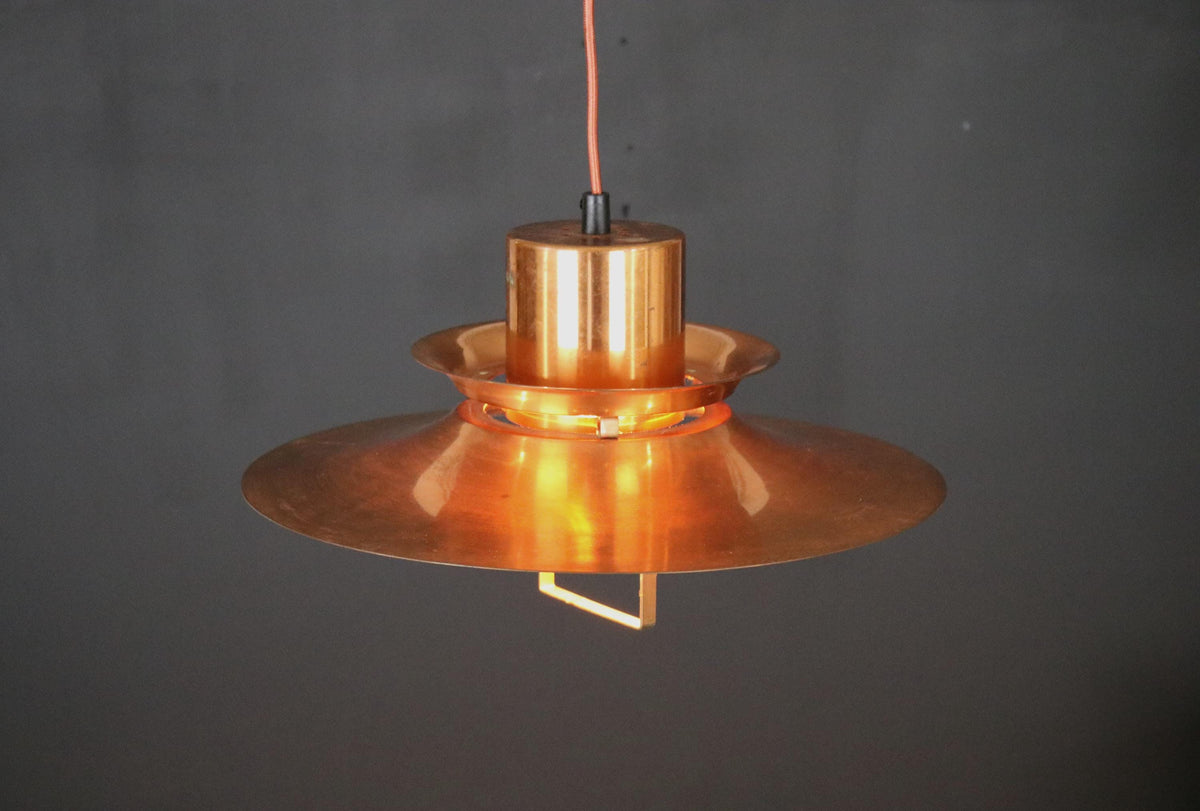 Vitrika – Skandinavisk designerlampe i kobber og sort fra 1960'erne