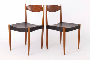 Sæt af 2 spisebordsstole i teak, 1960’erne