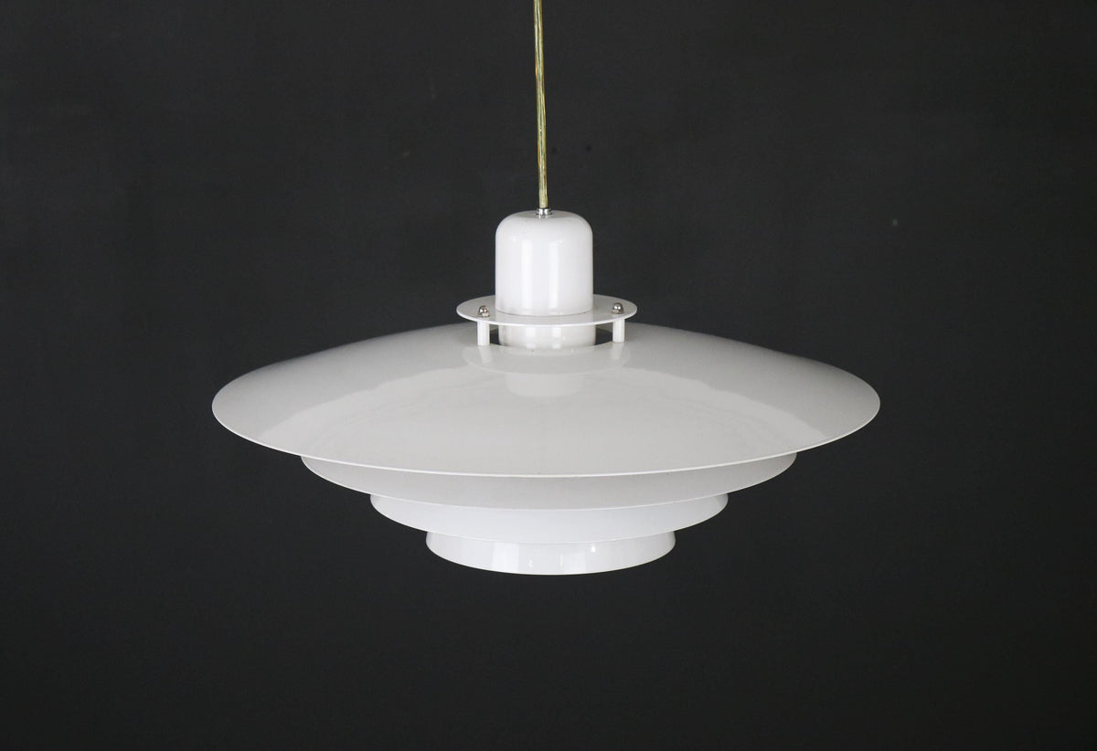 Dansk pendellampe i hvid fra 1990'erne