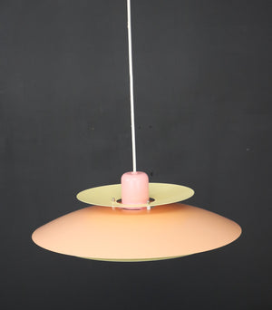Dansk loftslampe i fersken, pink og lysegul – 1970'erne